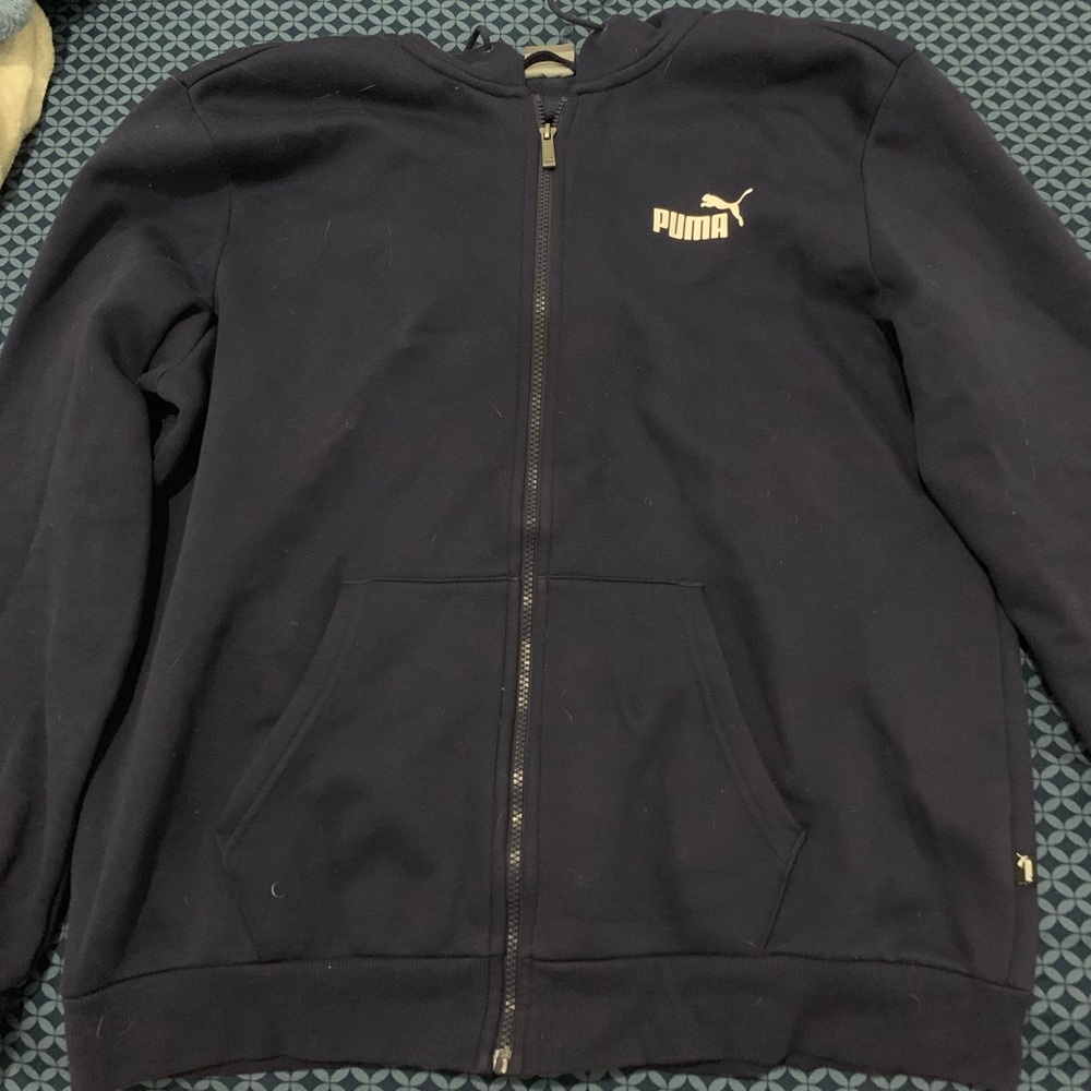 Navy blue Puma sweatshirt